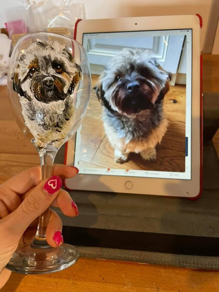 Pet portrait wine glass